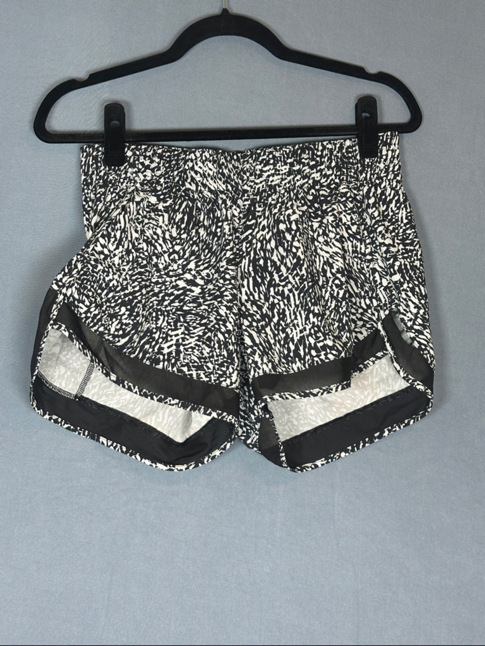 Athleta Printed Athletic Shorts Womens Small Black White Running Workout Shorts